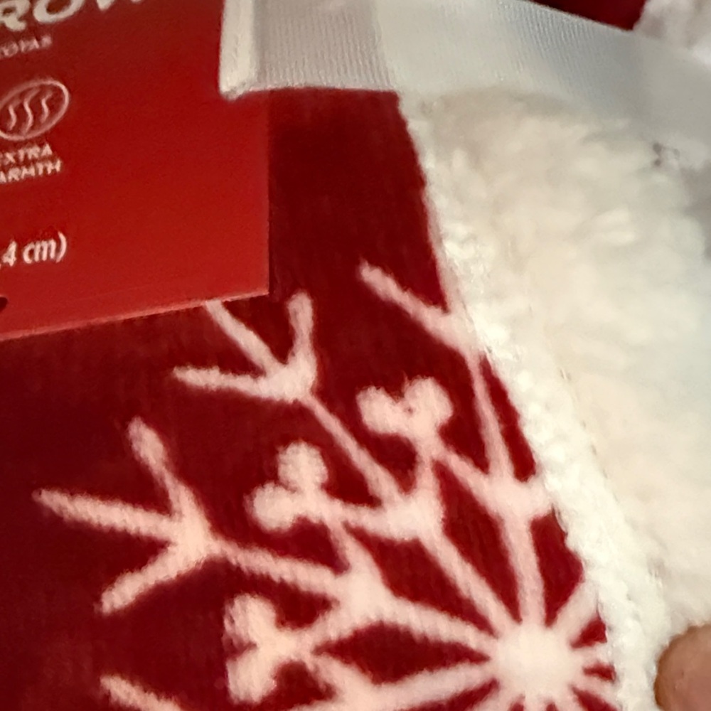 Christmas Pet Throw - Picture 3 of 9